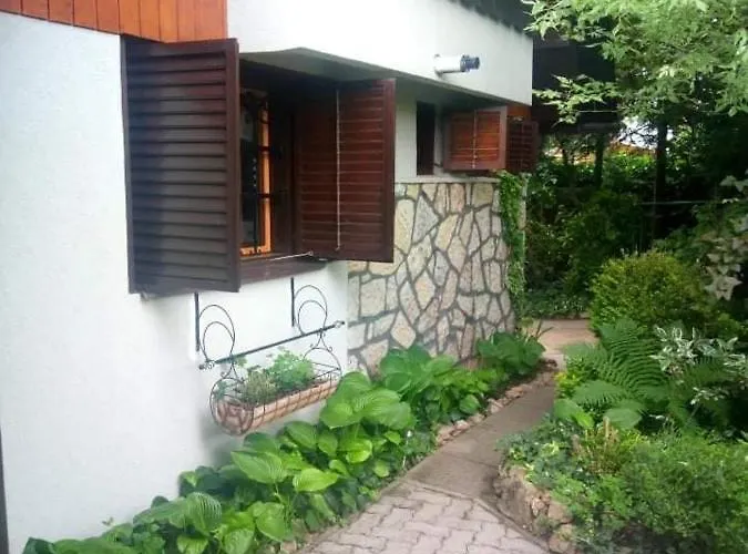 بيت للعطل Faludi Vendeghaz *